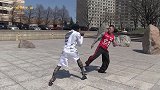 武术高手VS黑壮汉，双方直接街头切磋，点到为止不伤和气