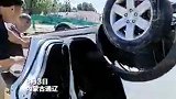 河南游客在通辽车辆失控冲出道路 乘风陈巴依在危急时刻 挺身而出五分钟连救五人