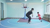 蒙眼抓人-幼儿篮球华蒙星3~8岁亲子家庭篮球游戏集