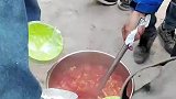 白米饭配西红柿炒鸡蛋，但这玩意是真的下饭