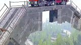模拟动画：运煤炭的大货车也能当过山车来开，一飞冲天！