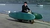 1965年，英国奇异外观的水陆两栖摩托车，载人下水测试！