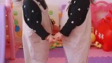 双胞胎兄妹俩，咱也不知道这是跳的什么舞，咱也不敢问