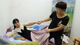 女儿请假回家谈婚事，母亲却天天让她干活，哥哥说出理由她感动了