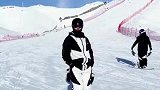 双手插兜玩滑雪，下一秒恨不得找个缝钻