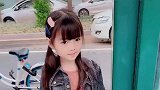 萌娃等公交的样子，真的好乖巧呀