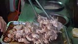 阿姨靠炸猪肉火爆福建，顾客每天挤满门口，1串4元年入百万