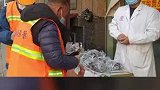 中医馆向环卫工和老人赠药，三年赠药三万余包