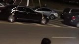 男子路边乱停车，我一个电话老实了！