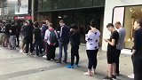 西甲-1718赛季-巨星效应!巴黎球迷排数百米长队等待开门一刻-新闻
