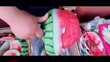 第一次看到把西瓜削成苹果的,这手艺厉害到家了!