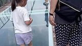 漏风的小棉袄，闺女都比老爸胆子大