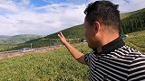 独库公路这边吃饭真的是天价，回锅肉差不多两百，小伙直说吃不起