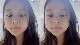 李小璐甜馨穿亲子装凹造型母女同框动作表情神同步