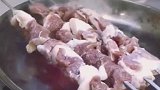 吃货的创意，没有烤炉一样吃烤串，这个盆会不会报废？