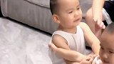宝爸晒出家有四条龙的生活日常，从头到尾眉头紧锁