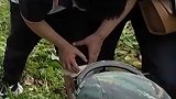 参加研学游的小学生意外受伤，附近训练的武警战士立即切换为救援模式。为人民子弟兵点赞！