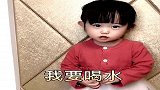 宝宝拍照时突然放了个屁，下一秒萌娃的反应，妈妈忍不住笑喷了