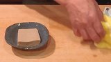 日本厨师对待一块豆腐的态度同样严谨，难怪可以卖到这么贵