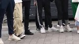 街拍穿搭：咱也不知道，咱也不敢问，为什么这么多人在看小姐姐