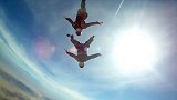 世界最顶级的跳伞运动员们的精彩高空之舞