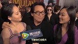 李连杰被她坑得体无完肤，为了替她还债，开始拼命拍戏给她擦屁股