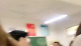 学校开家长会，为娘来感受一下儿子的位置，这一刻压力山大啊！