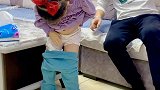 拉拉裤没了 这孩子办法到不少