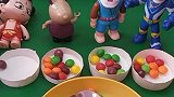 给大家发糖了，每个人都是一勺糖，只给了哪吒一粒糖