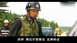 黑老大假意投降，原来是想趁机击杀局长，没想到局长穿了防弹衣