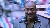 男子终于逮着丧波！所有怨恨全用刀来发泄，狠就行
