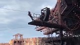 北京环球未水世界盛大演出，演员掉下来的瞬间，我还以为穿帮了！