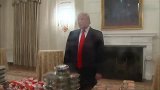 特朗普白宫接待橄榄球冠军队 竟点外卖用快餐国宴