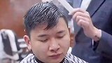 理发神操作，这场面我第一次见