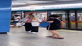 有些人真的很无语，那么喜欢看美女，不能去照照镜子吗？