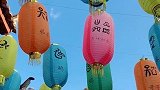 你想和谁一起走过丽江的这条街。