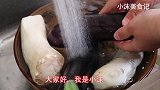 茄子里加杏鲍菇，这样做居然这么好吃，3分钟就做好，下酒又下饭