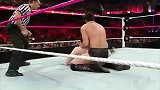 WWE-14年-RAW第1114期上：三重洲际冠军赛豆腐哥再演捍卫战 迪恩归还公文包大耍罗林斯-全场