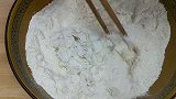 这种蔬菜大量上市了，不调馅太可惜，不发面不饧发，皮包又酥脆