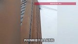 绵阳一医院大楼冒白烟引人围观，院方回应：系设备冒烟触发警报