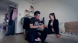 老公独自在家嘚瑟，媳妇回家后秒怂，真是太逗了
