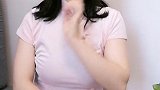 包臀裙简单的纯色，让美女小姐姐展现身材彰显完美的双腿