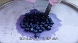老外突发奇想，用蓝莓加芬达爆炒冰淇淋，味道简直了！