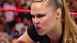 WWE-18年-RAW第1312期：罗西独闯赛场怒揍布里斯 独狼为小丑女撑腰-精华
