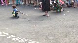 公牛本想展示雄风，谁料事与愿违，下一秒再也爬不起来