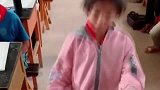 一张试卷就把小女孩吓成这样！我们小时候又何尝不是呢