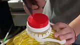 一刀开油桶盖太快了
