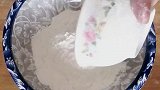 面包不要买着吃了，在家做，不用烤箱不用黄油，平底锅轻松完成