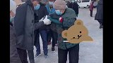 相扶相持相伴一生，老一辈的爱情陪伴是最大的幸福