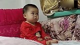 爸爸评判犯错的爸爸，宝宝跟爸爸吵了起来，随后宝宝反应爸爸蒙了